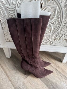 BCBGMaxAzria Brown Suede Knee-High Pointed-Toe Stiletto Boots